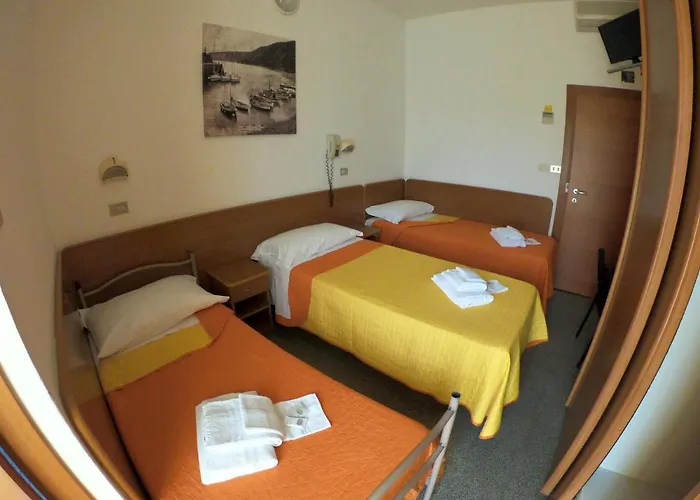 Bed & Breakfast Half Moon Airport Restaurant Rivazzurra Di Rimini