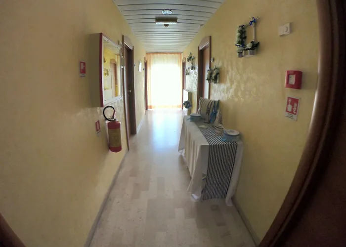 Half Moon Airport Restaurant 3* Rivazzurra Di Rimini