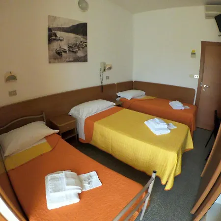 Bed and Breakfast Half Moon Airport Restaurant Ρίμινι