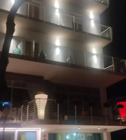 Half Moon Airport Restaurant 3*