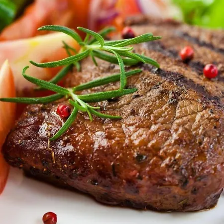 Half Moon Airport Restaurant Bed & Breakfast