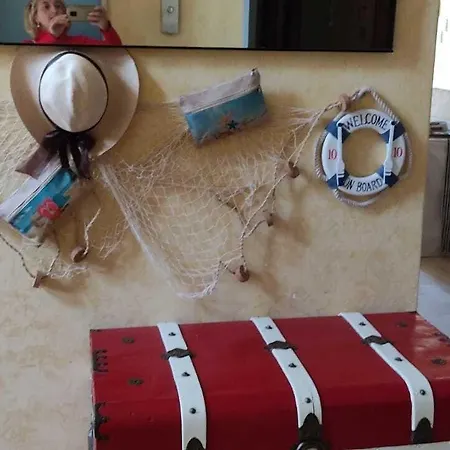 Bed & Breakfast Half Moon Airport Restaurant 3*