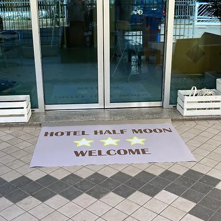 住宿加早餐酒店 Half Moon Airport Restaurant