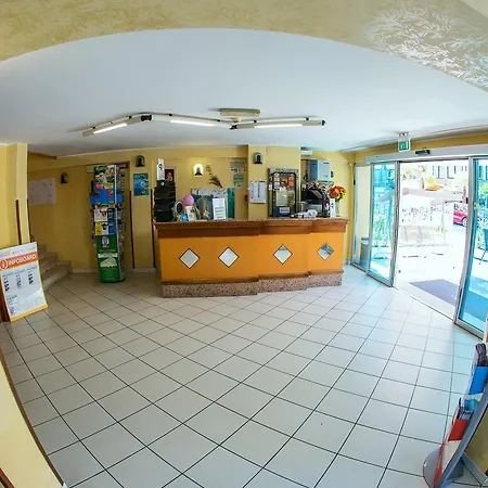 Half Moon Airport Restaurant