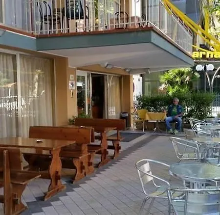 住宿加早餐酒店 Half Moon Airport Restaurant 3*