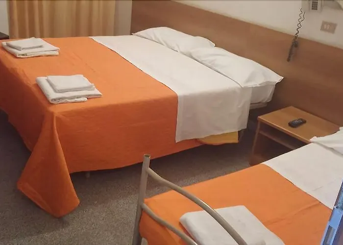 Bed & Breakfast Half Moon Airport Restaurant Rivazzurra Di Rimini