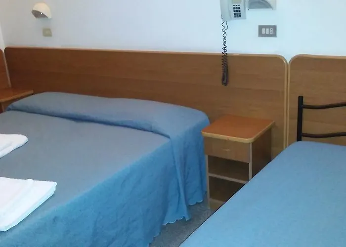 Half Moon Airport Restaurant Bed & Breakfast Rivazzurra Di Rimini