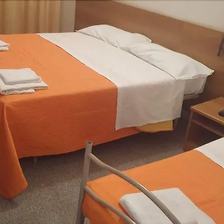 Nocleg ze śniadaniem Half Moon Airport Restaurant Rimini