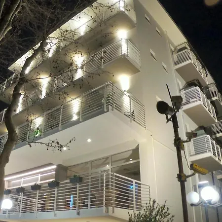 Half Moon Airport Restaurant לינה וארוחת בוקר