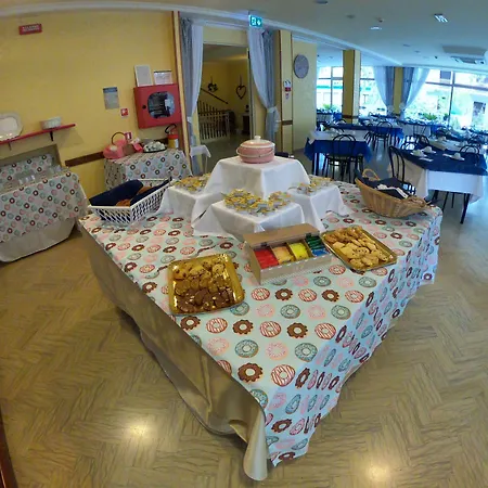 לינה וארוחת בוקר Half Moon Airport Restaurant Rivazzurra Di Rimini