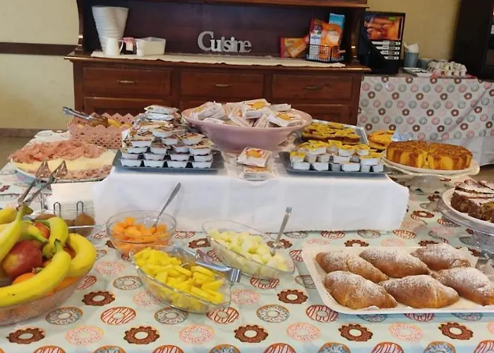 לינה וארוחת בוקר Half Moon Airport Restaurant Rivazzurra Di Rimini