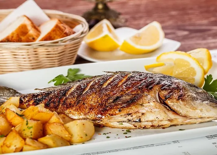 Half Moon Airport Restaurant 3*