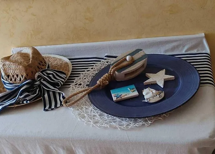 فندق مبيت وإفطار Half Moon Airport Restaurant 3*