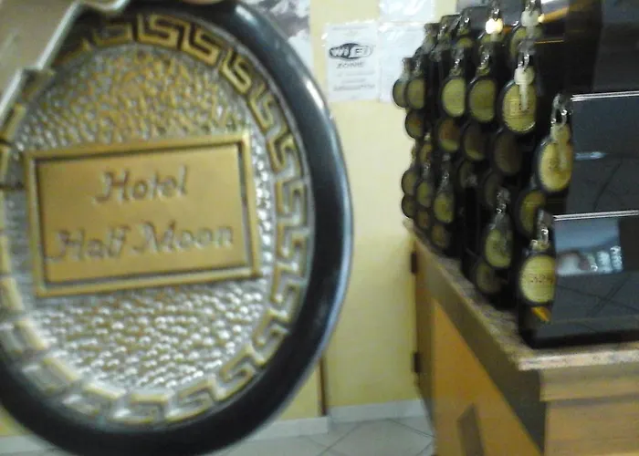 Half Moon Airport Restaurant 3*